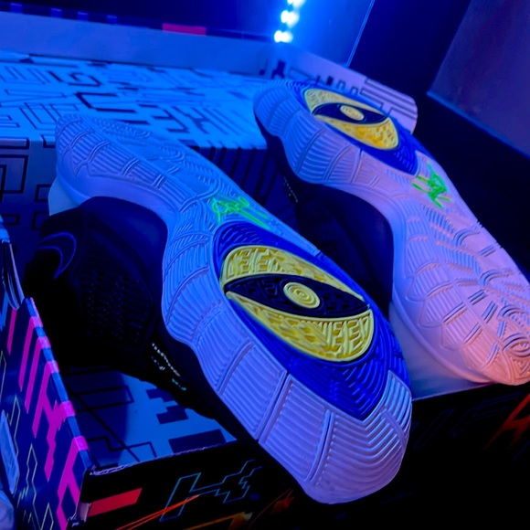 Nike Kyrie 6 - black soar dynamic yellow - size 8 men’s - didn’t fit, Untouched. - Picture 3 of 3